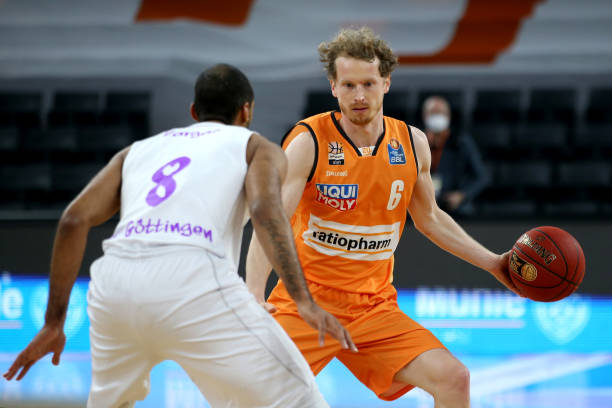 扫卫冕冠军 扫卫冕冠军