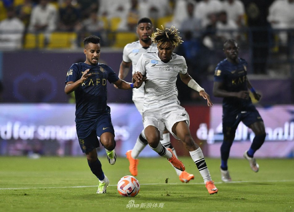 与边卫的球 与边卫的球