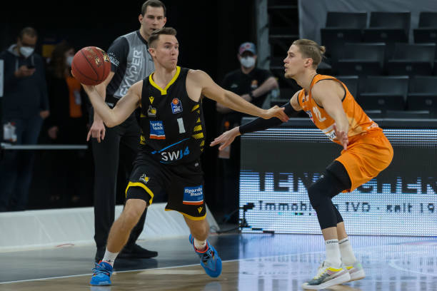 育设施与顶 育设施与顶