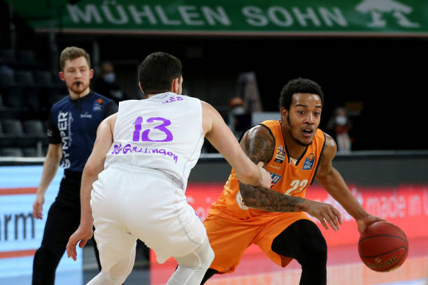 中的自由移 中的自由移